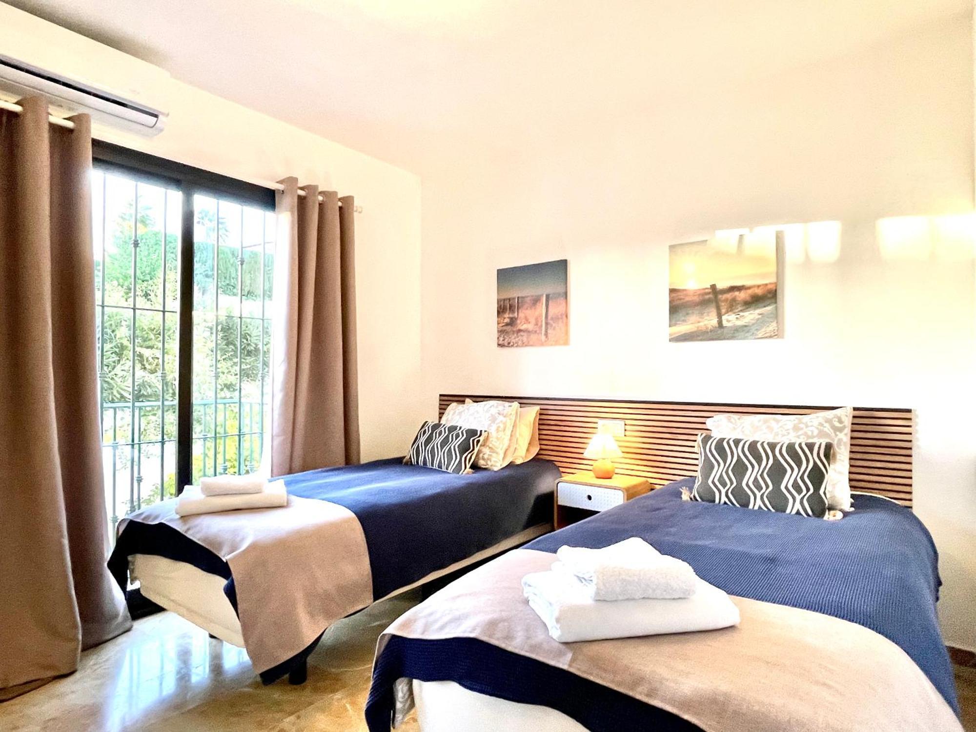 Riviera By The Beach 2 Bedroom Apartment Sitio de Calahonda Exterior foto